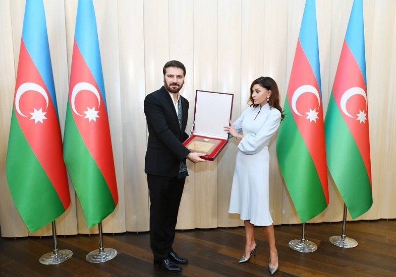 Сами Юсуф удостоен почетного диплома Президента Азербайджана - ФОТО
