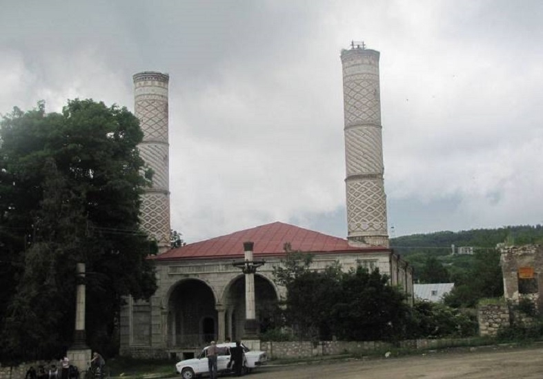 Азербайджанская община Нагорного Карабаха о  "ремонте" армянами мечети