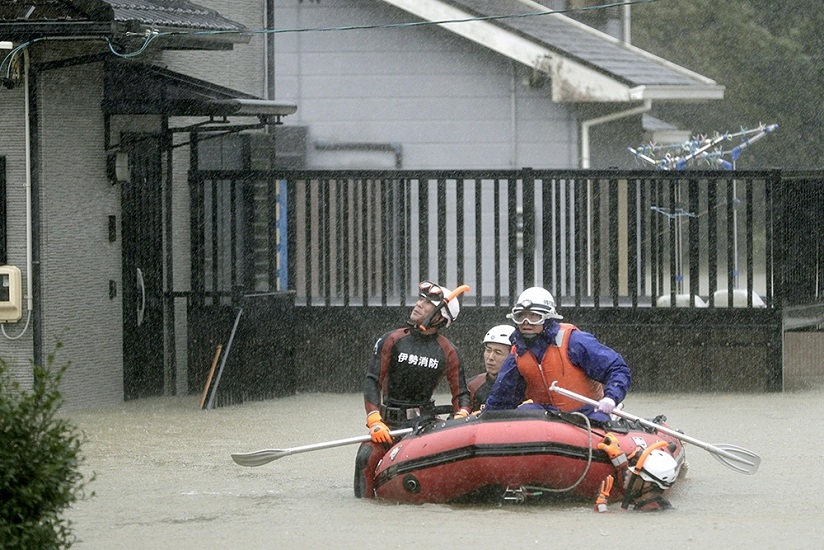 На Токио идет сильнейший за 60 лет тайфун - ФОТО