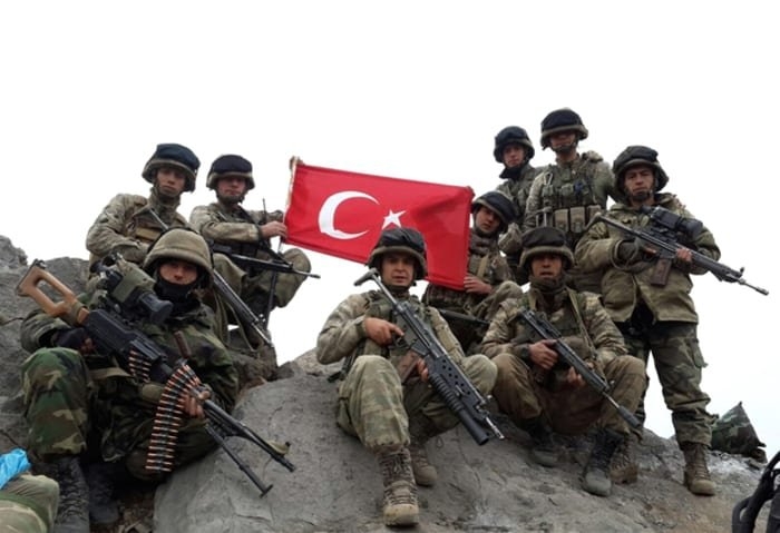 Турецкая армия взяла под контроль стратегически важную трассу в Сирии