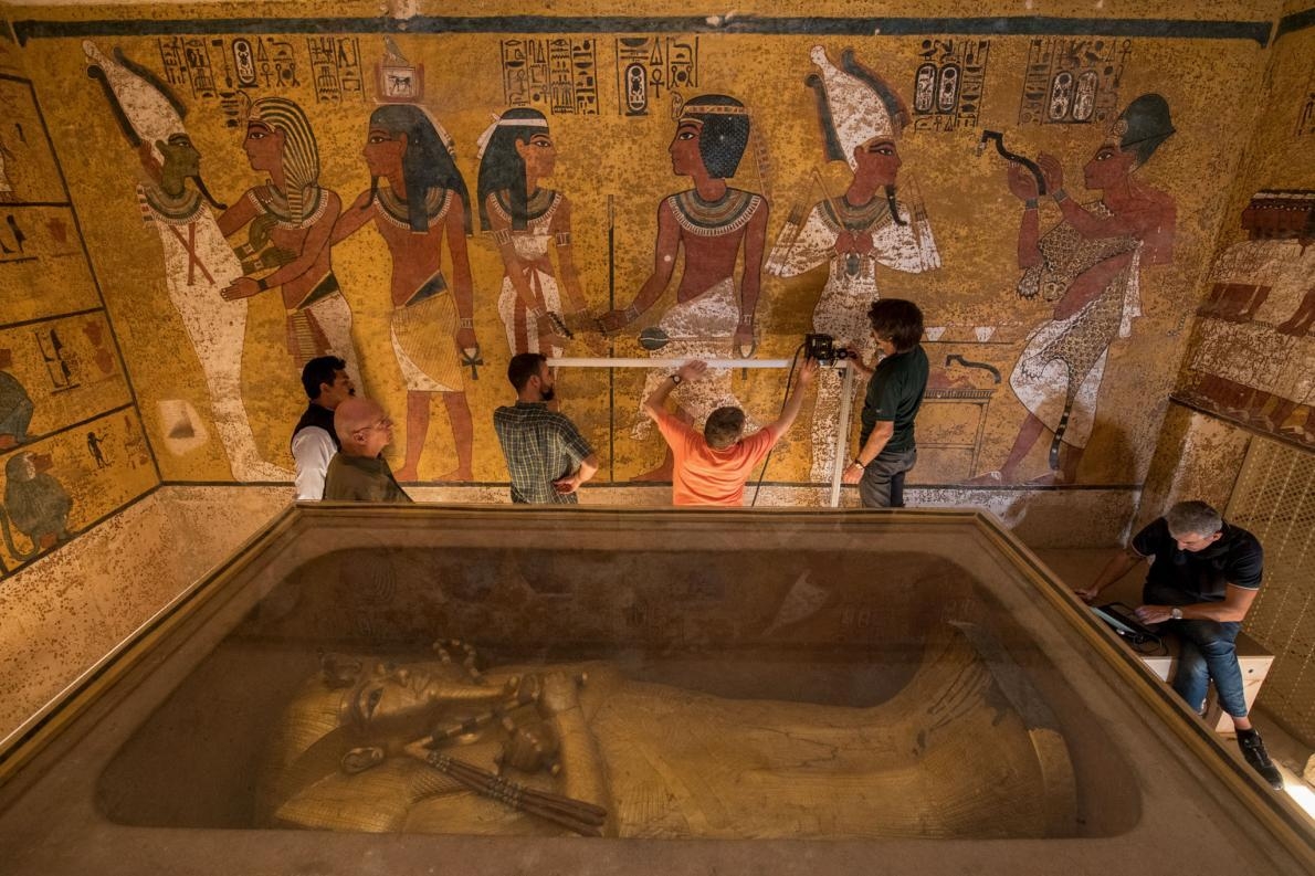 В Египте нашли тайник с 30 мумиями, нетронутый временем - ВИДЕО