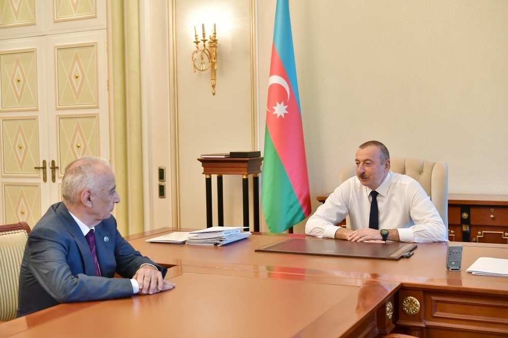 Президент Ильхам Алиев принял Гаджибалу Абуталыбова