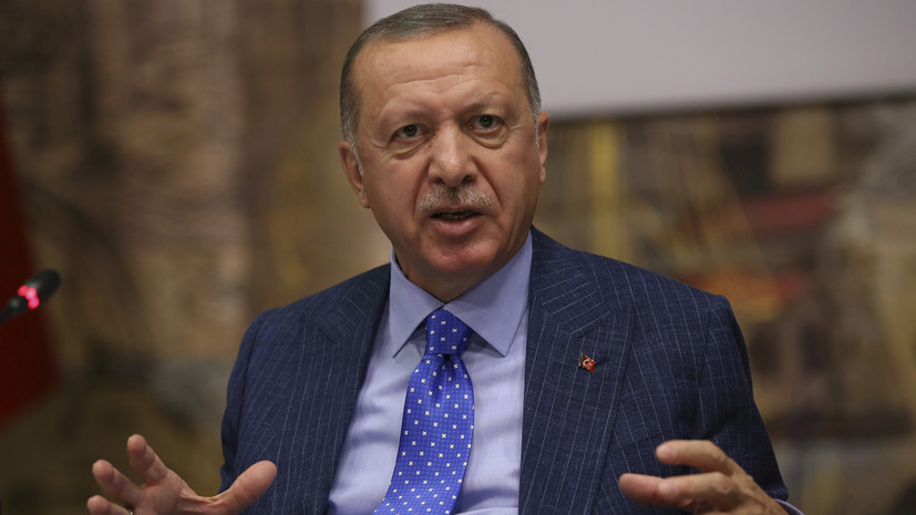 Эрдоган подал иск в прокуратуру на французский журнал