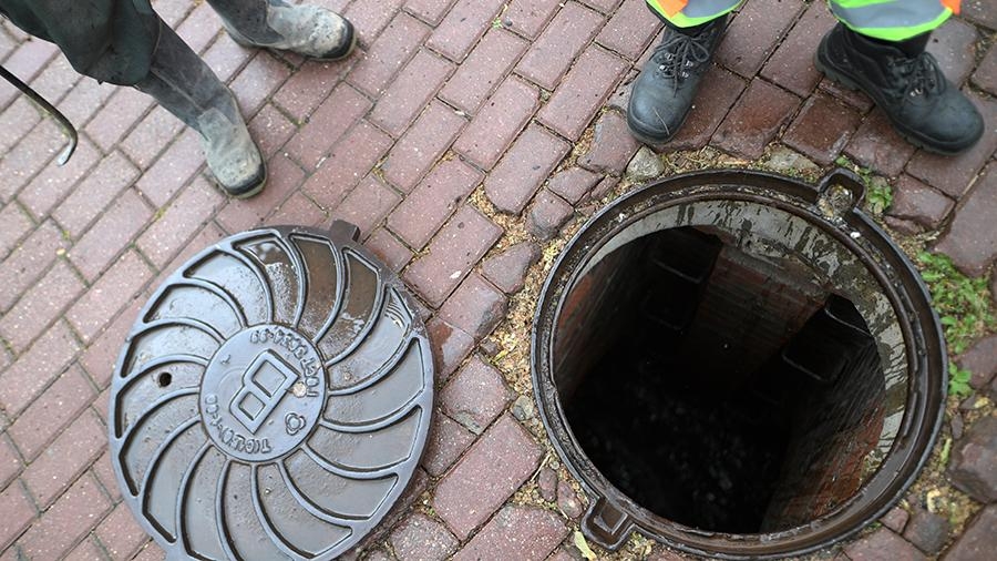 В Баку в канализационном люке погибли рабочие