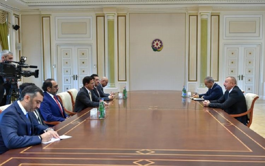 Ильхам Алиев принял министра экономики ОАЭ