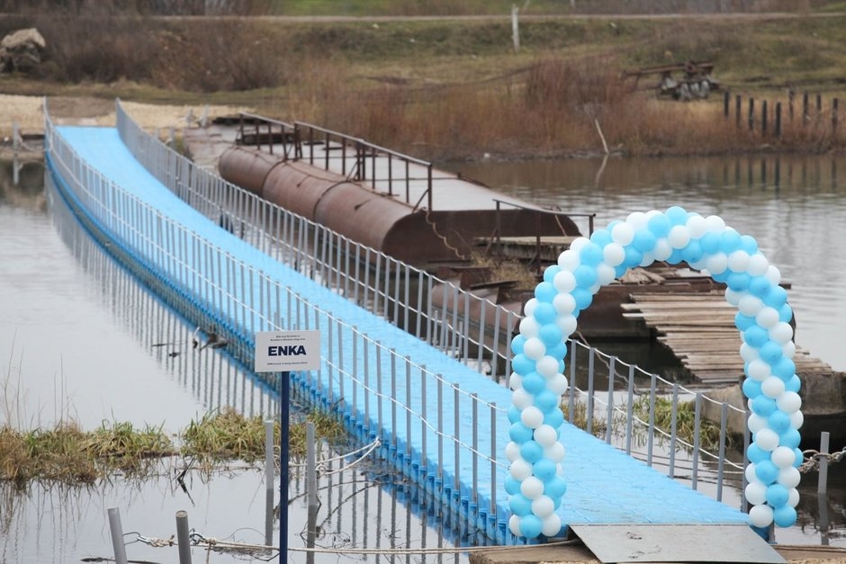 В Татарстане построили пешеходный мост из пластика - ВИДЕО