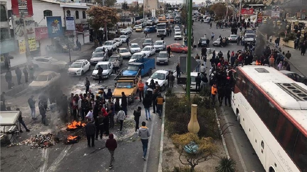 В ходе акций протеста в Тебризе ранены 15 полицейских, есть задержанные