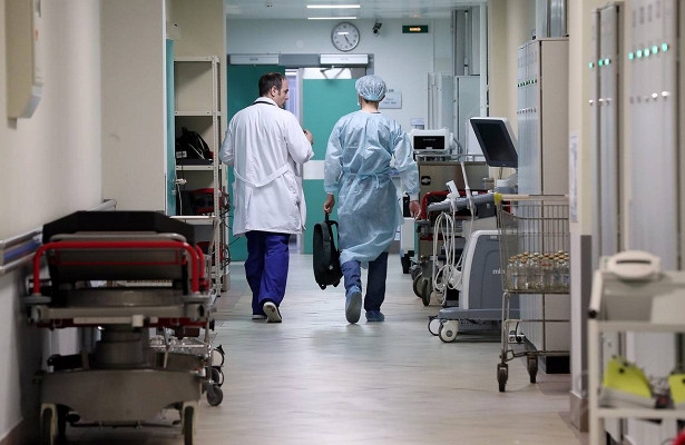 Коллеги бросили умирать от инфаркта врача с 20-летним стажем в России