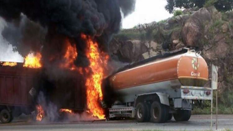 В Азербайджане сгорел бензовоз: один человек сгорел заживо, еще один тяжело ранен