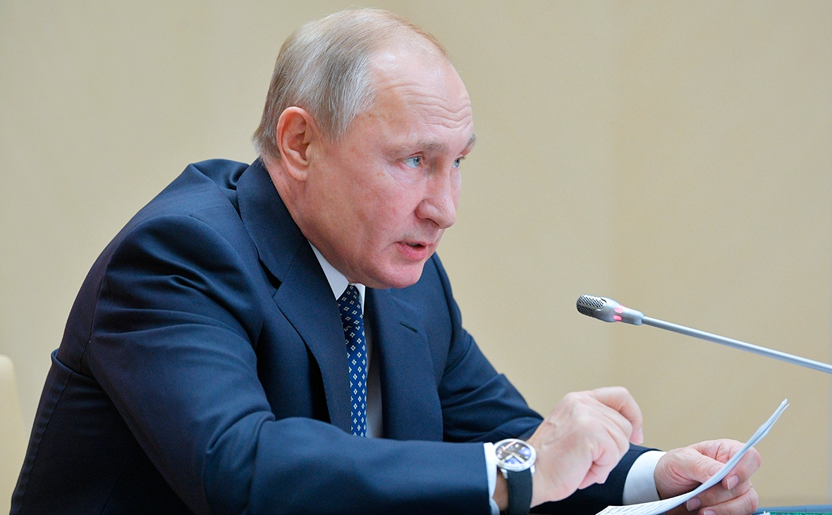 Путин призвал "терзать и трясти" чиновников на местах