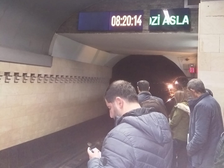 Движение поездов бакинского метро восстановлено - ОБНОВЛЕНО