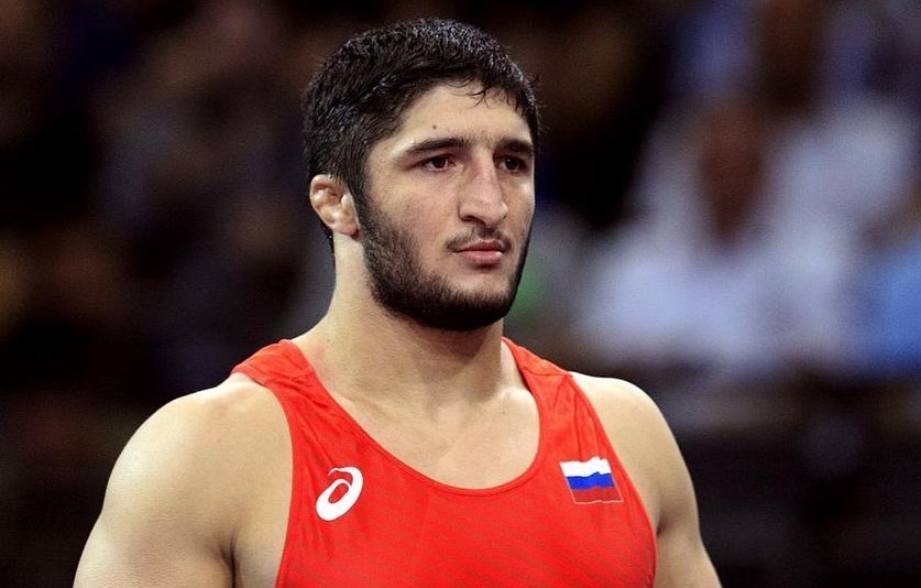 Олимпийский чемпион дисквалифицирован за футболку с портретом имама Шамиля - ФОТО