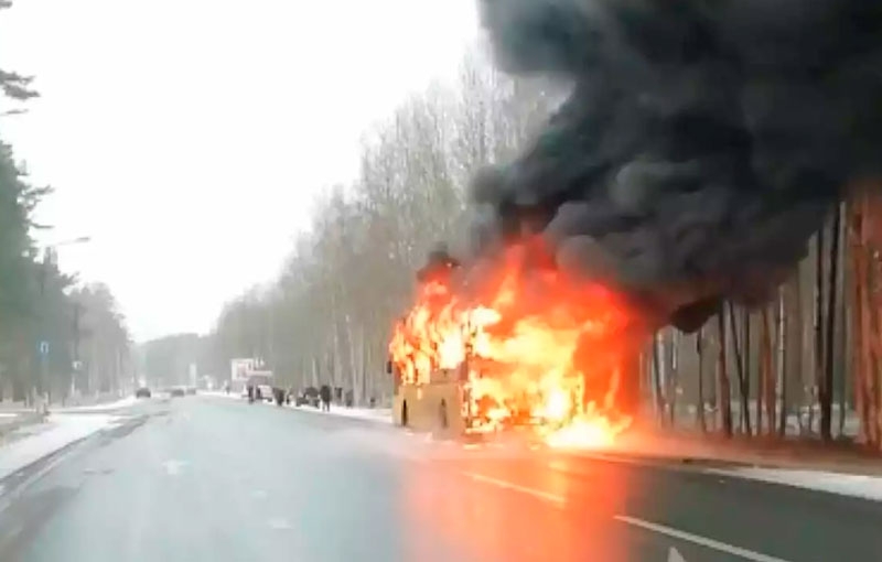 В Петербурге водитель-узбекистанец спас 50 пассажиров из горящего автобуса