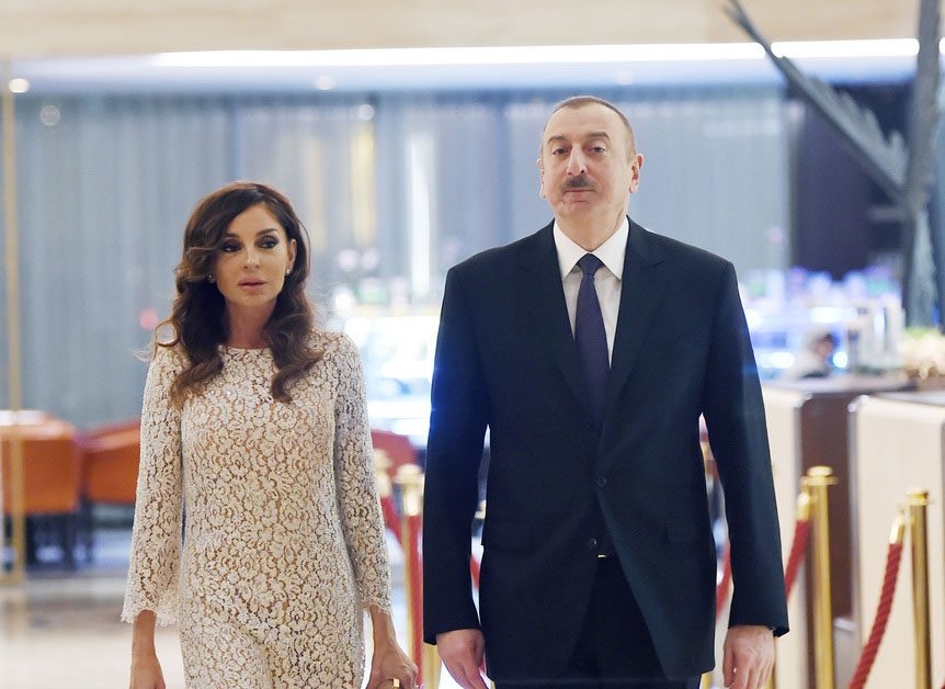 Ильхам и Мехрибан Алиевы ознакомились с выставкой "Bakutel-2019”