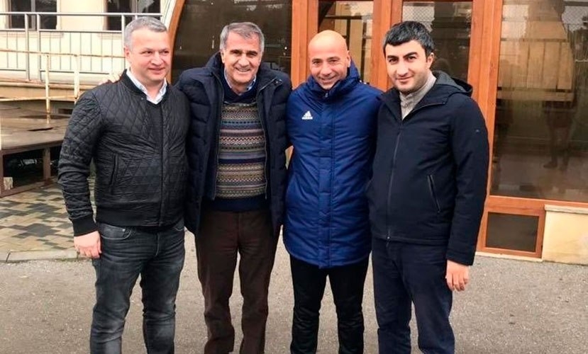 Главный тренер сборной Турции Шенол Гюнеш приехал в Баку