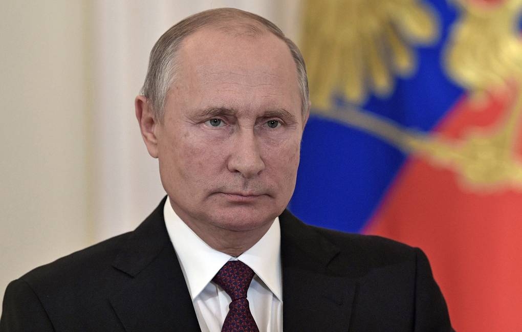 Путин считает, что Ленин "заложил мину" под государственность России