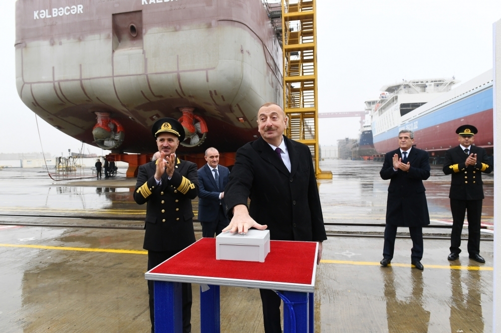 Президент Ильхам Алиев принял участие в сдаче в эксплуатацию первого танкера - ФОТО