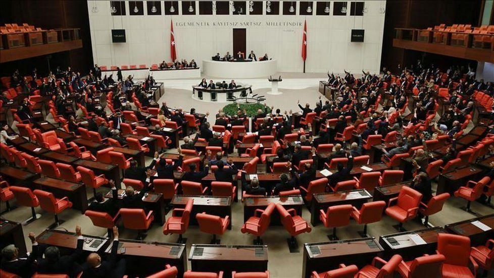 Парламент Турции осудил резолюцию Сената США о признании "геноцида армян"