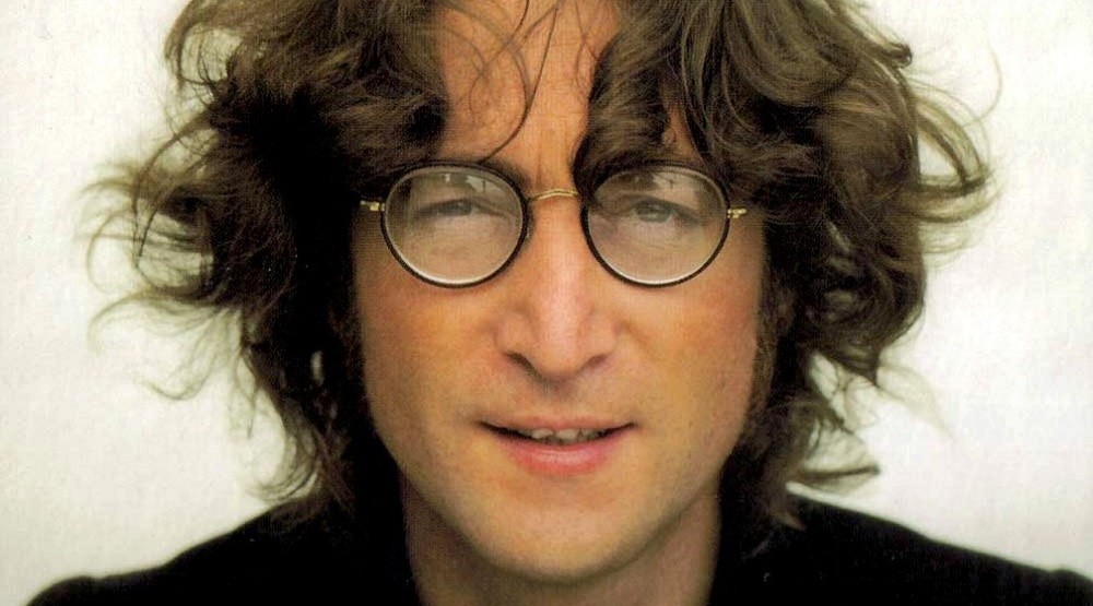 Круглые очки Джона Леннона продали на аукционе - ФОТО