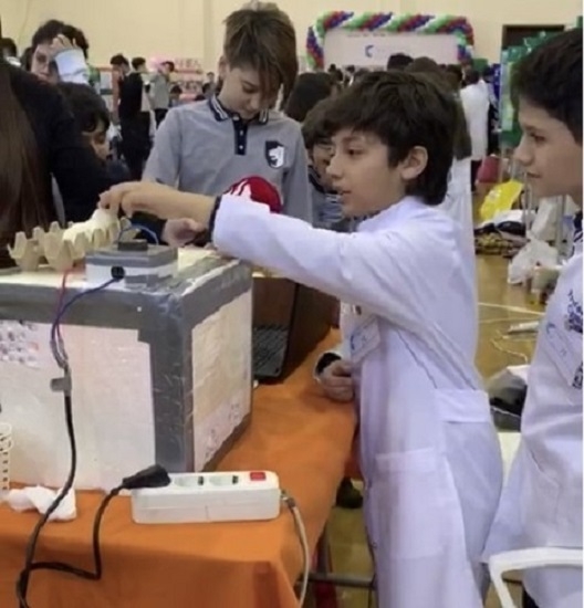 В Азербайджане учащиеся колледжа изобрели инкубатор - ВИДЕО