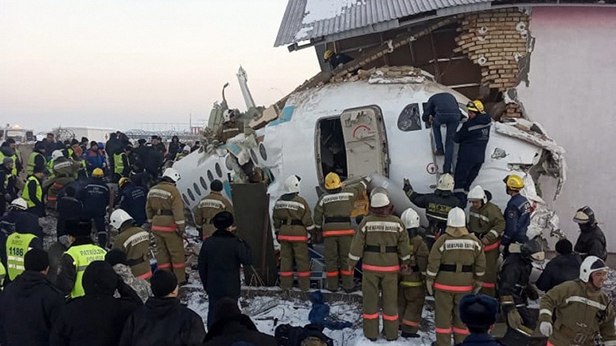 МИД о наличии азербайджанцев среди пострадавших в авиакатастрофе в Алматы