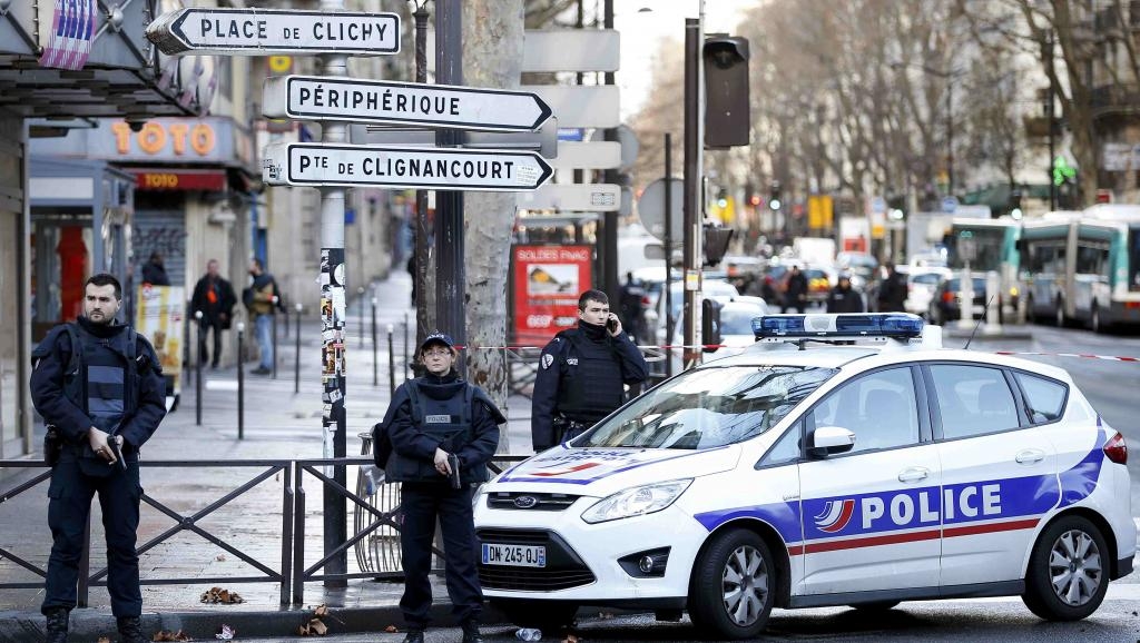 В Париже мужчина с ножом атаковал прохожих: есть погибший и раненые