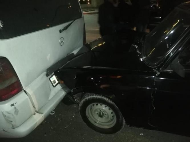 Цепная авария на проспекте Бабека: столкнулись 4 автомобиля