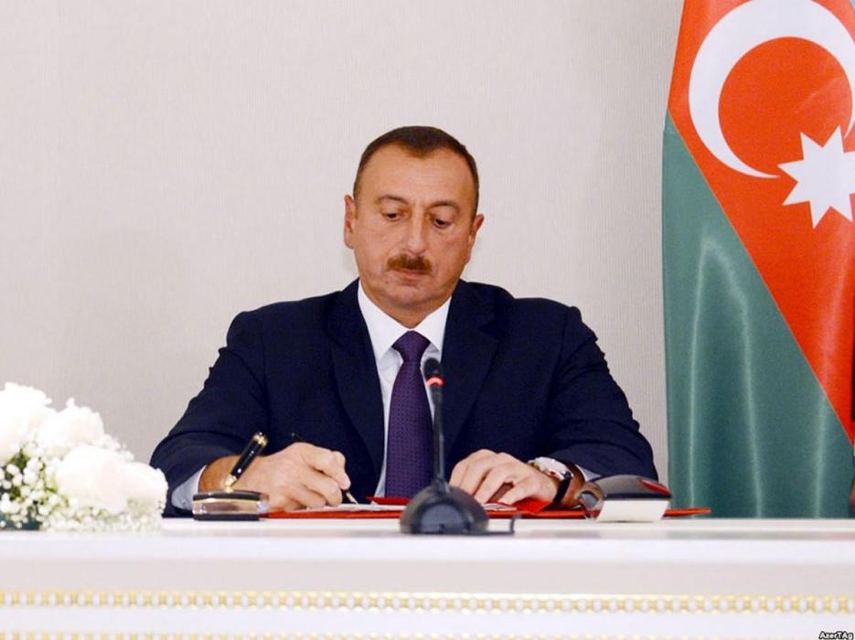 Президент Ильхам Алиев наградил Васифа Талыбова орденом "Шараф"