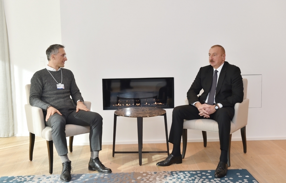 Ильхам Алиев встретился с генеральным исполнительным директором компании Signify