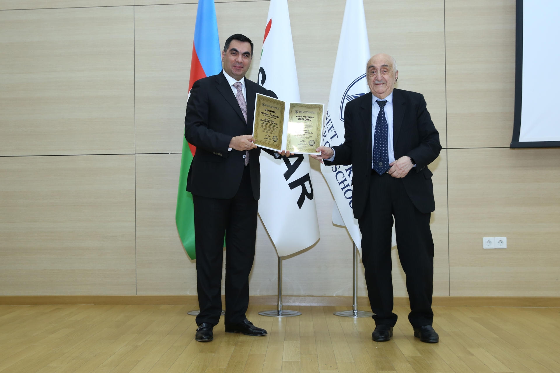Хошбахт Юсифзаде награжден дипломом Почетного профессора БВШН - ФОТО