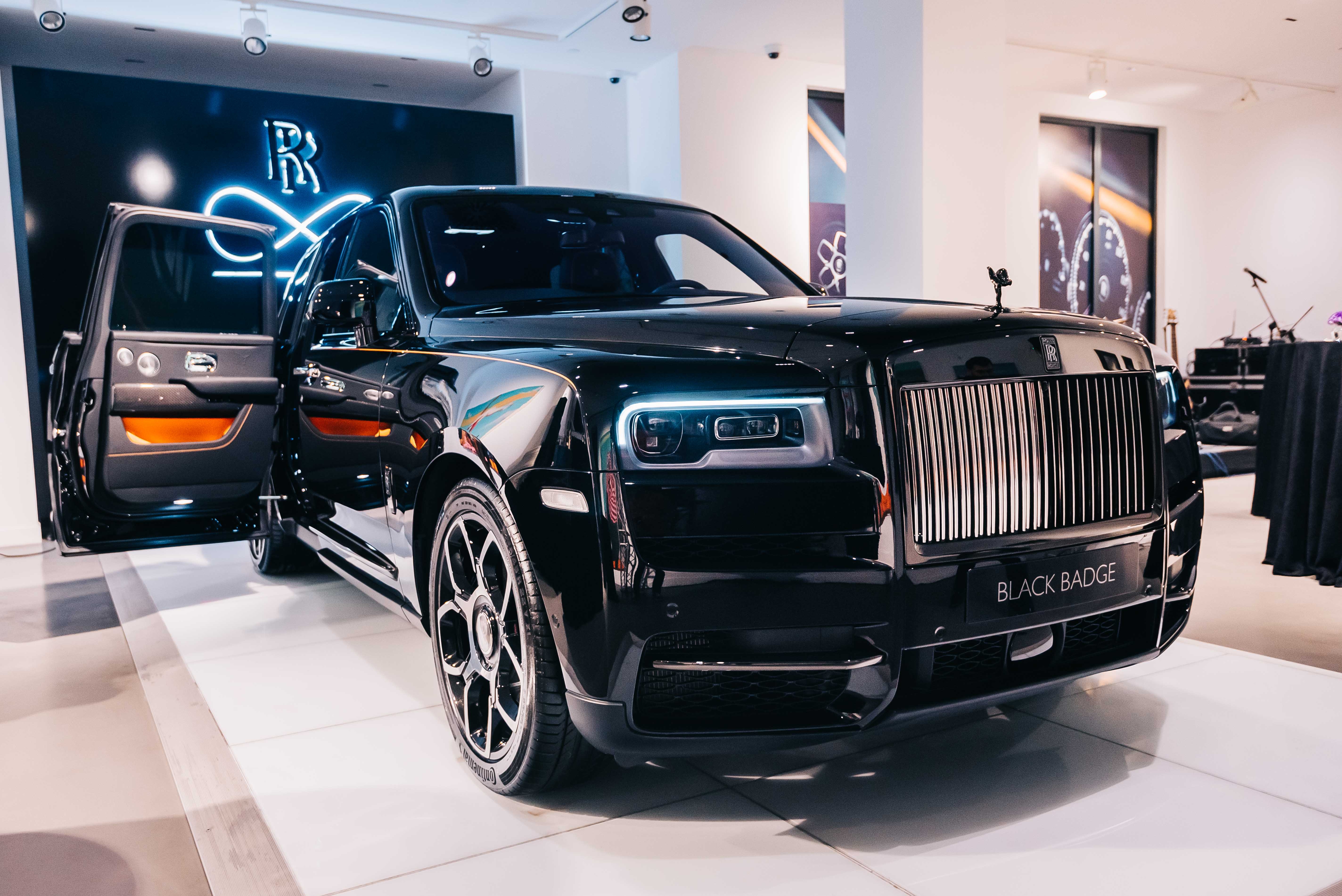 Компания "Improtex Motors" представила новый Rolls-Royce Cullinan Black Badge - ФОТО