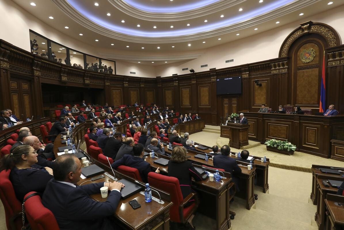 Парламент Армении проголосовал за референдум