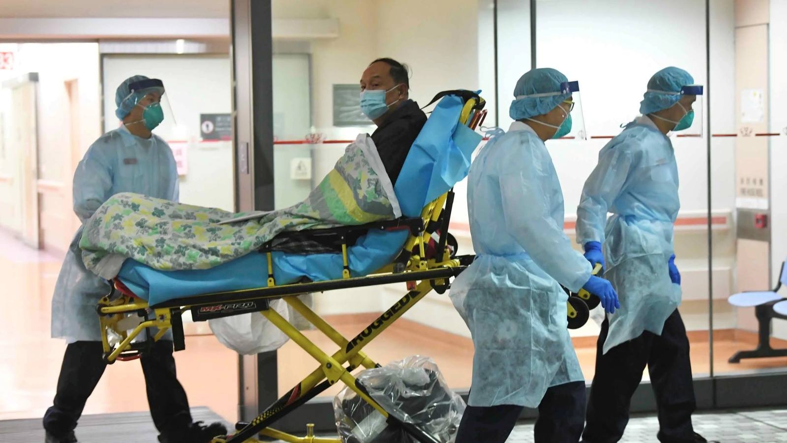 В Китае число жертв коронавируса достигло 908 человек