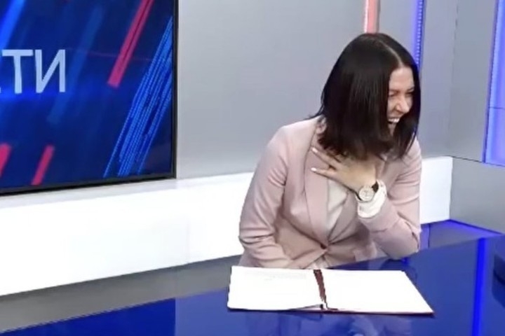 Ведущая "Вестей" рассмеялась на словах о повышении льгот в России - ВИДЕО