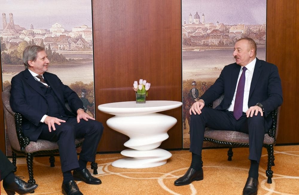 Состоялась встреча Ильхама Алиева с комиссаром Европейского Союза - ФОТО