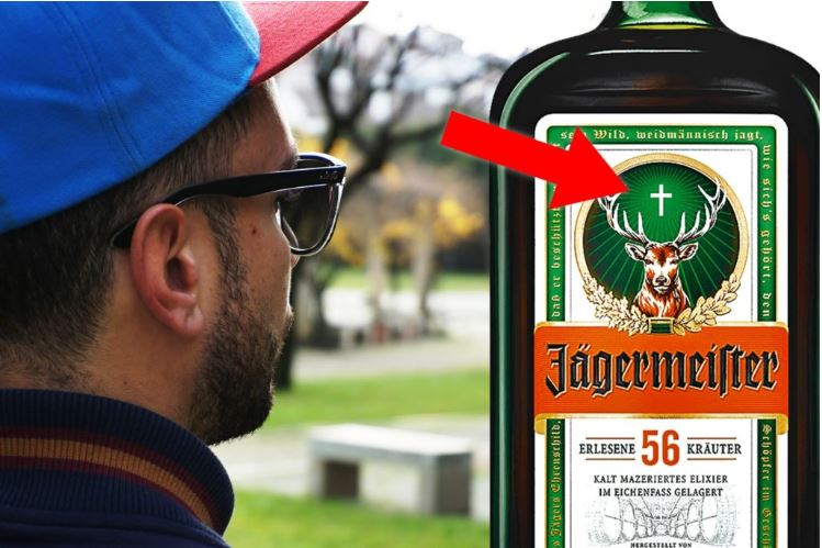 Из-за креста на логотипе: строго верующий мусульманин больше не хочет пить Jägermeister
