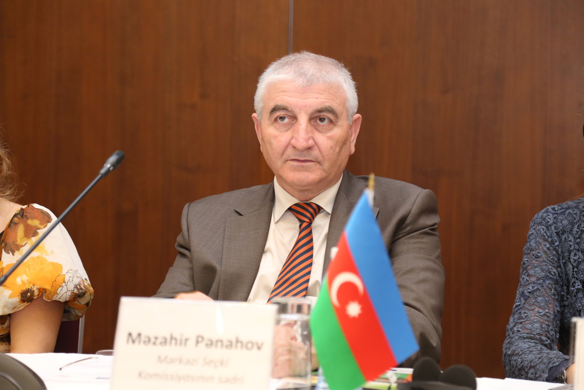 ЦИК Азербайджана рассмотрит сегодня жалобы в связи с парламентскими выборами