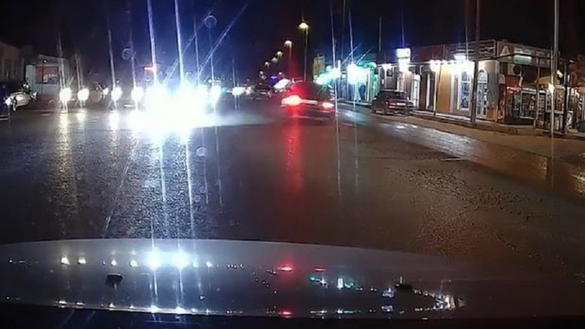В Баку выходка автохулигана попала на камеру - ВИДЕО