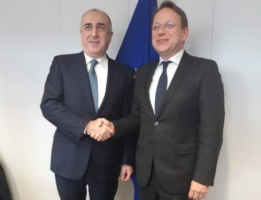 Комиссар ЕС посетит Азербайджан