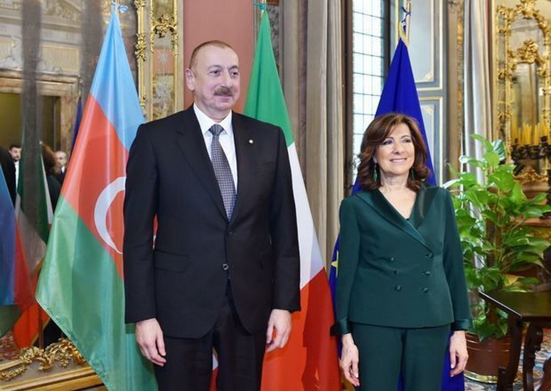 Ильхам Алиев встретился с председателем Сената Италии - ФОТО