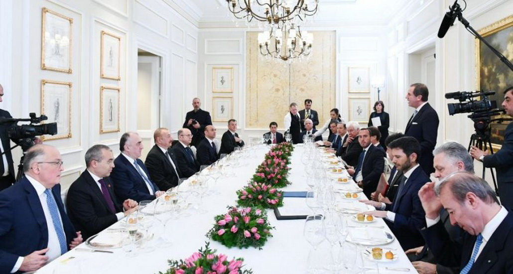 Рабочий обед  Ильхама Алиева с руководителями крупнейших итальянских компаний - ФОТО
