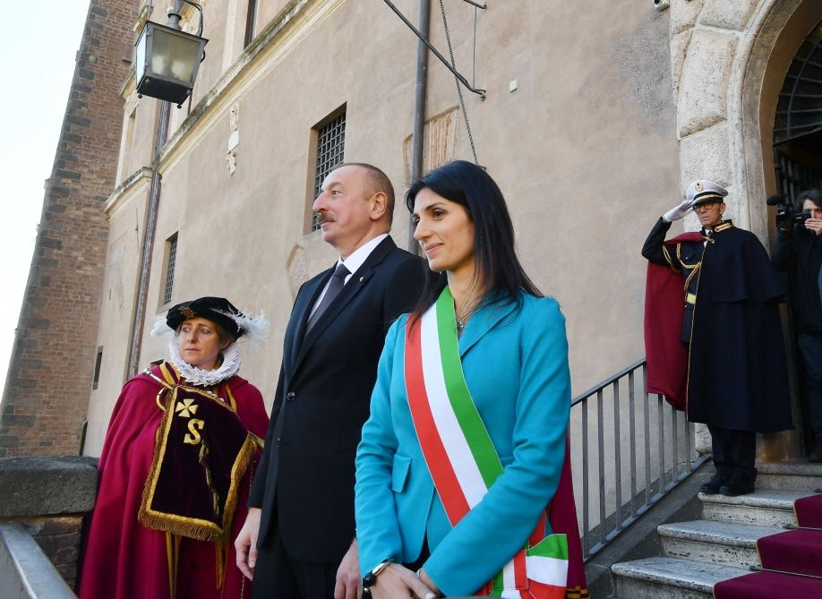 Ильхам Алиев встретился с мэром Рима - ФОТО