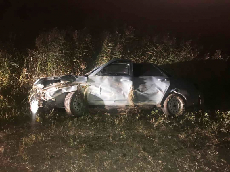 В Лерике автомобиль упал в овраг, погибли 2 человека