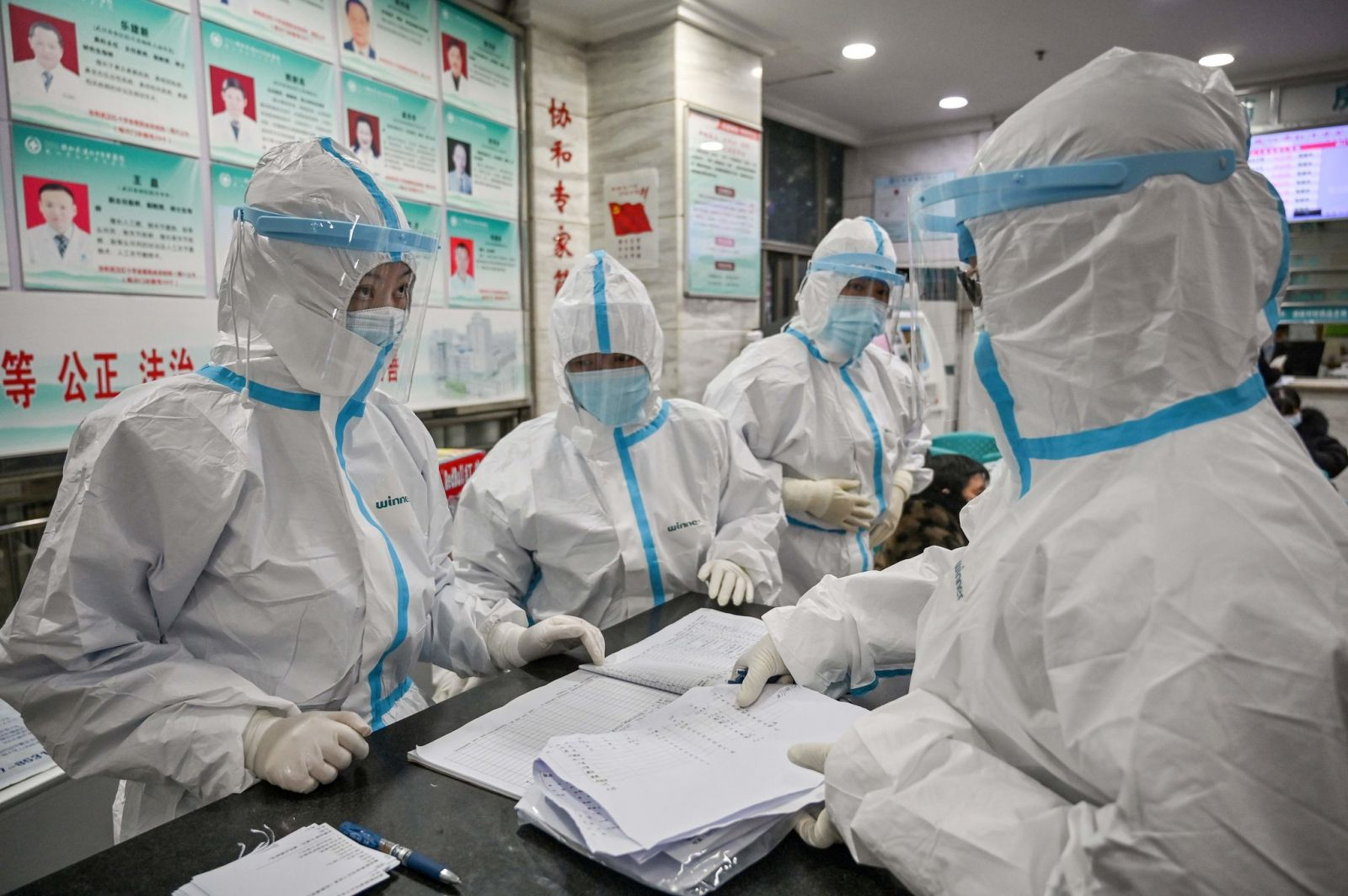 В Китае за сутки коронавирус убил 150 человек - ВИДЕО