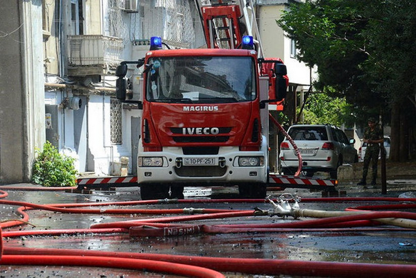 Пожар в жилом здании в Баку потушен - ОБНОВЛЕНО