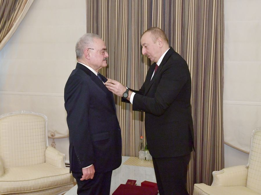 Президент Ильхам Алиев вручил Артуру Раси-заде орден - ФОТО