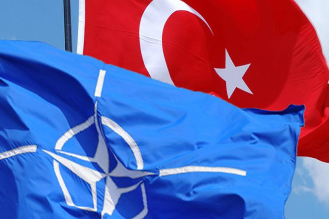 НАТО проведет экстренное заседание по требованию Турции