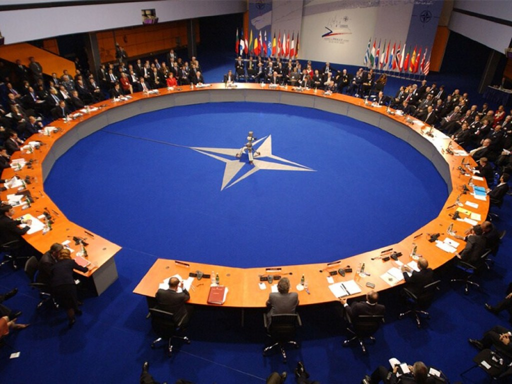 Греция наложила вето на заявление НАТО о поддержке Турции