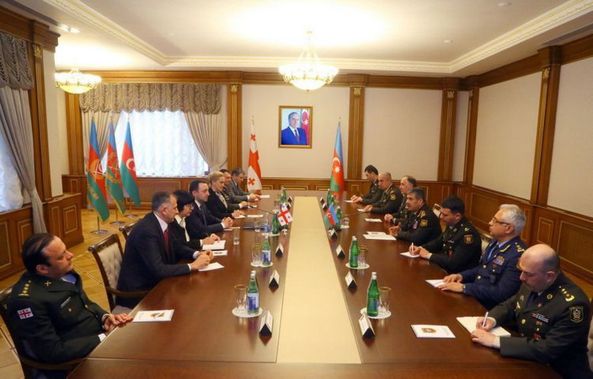 Состоялась встреча министров обороны Азербайджана и Грузии - ВИДЕО
