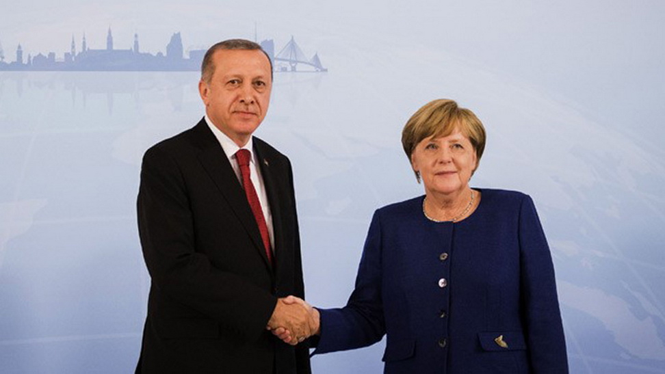 Эрдоган обсудил с Меркель договоренности с Россией по Идлибу